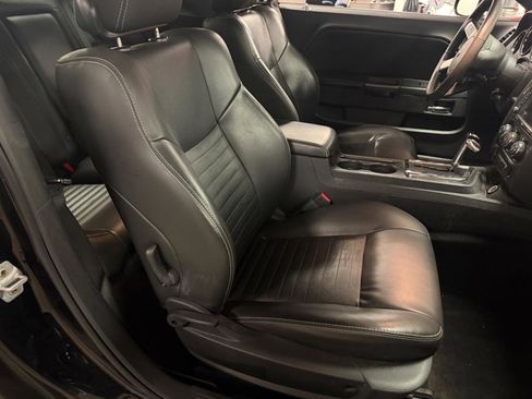 Used 2010 Dodge Challenger R/T RWD image 11