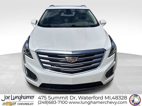 Used 2017 Cadillac XT5 Luxury w/ Driver Awareness Package FWD image 9