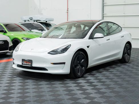 Used 2023 Tesla Model 3 Standard Range RWD image 3