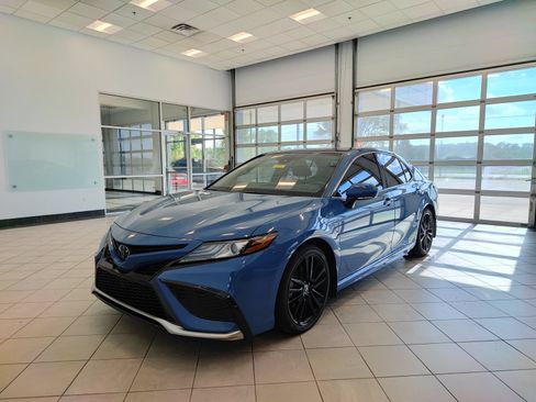 Used 2023 Toyota Camry XSE w/ Cold Weather Package FWD image 6