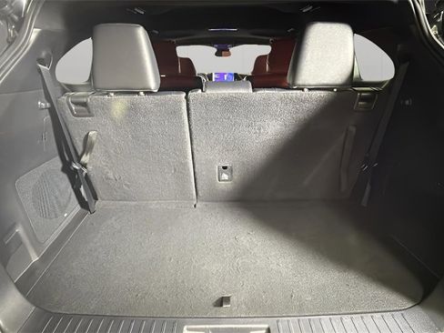 Used 2023 Toyota Highlander XSE image 28