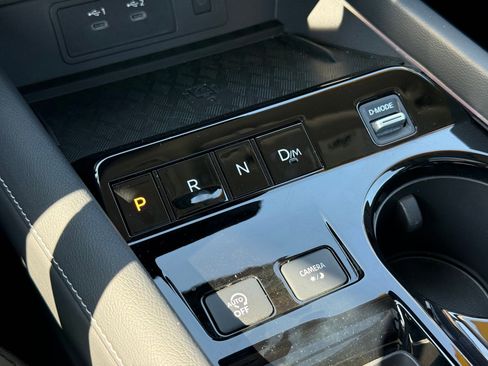 Certified 2025 Nissan Murano Platinum w/ Cargo Package image 17