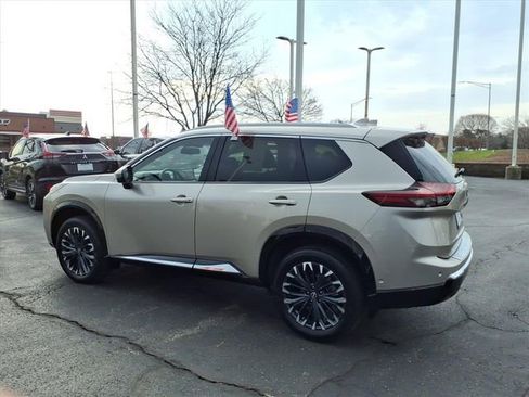 Certified 2026 Nissan Rogue Platinum w/ Tech Package image 5