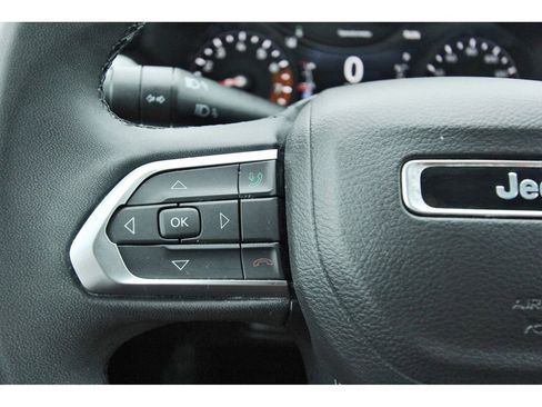 Used 2024 Jeep Compass Latitude image 15