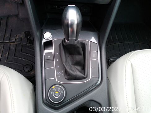 Used 2019 Volkswagen Tiguan SE image 19