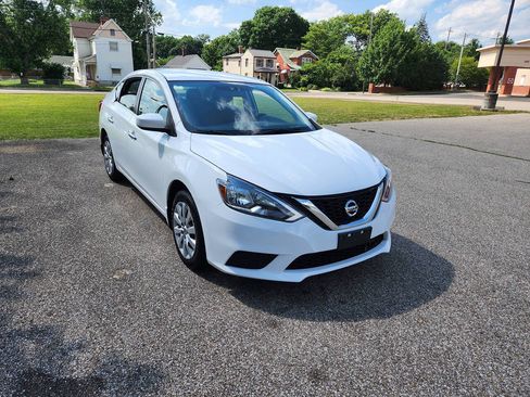 Used 2019 Nissan Sentra S FWD image 3