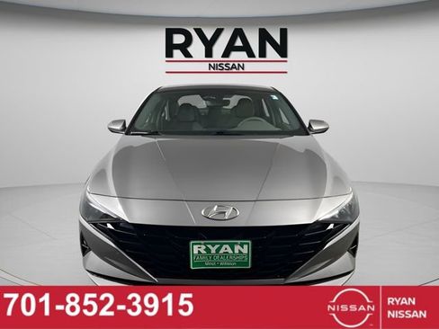 Used 2023 Hyundai Elantra SEL w/ Cargo Package image 11