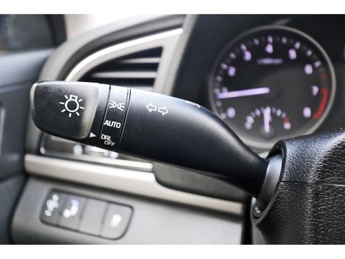 Used 2018 Hyundai Elantra SEL FWD image 20