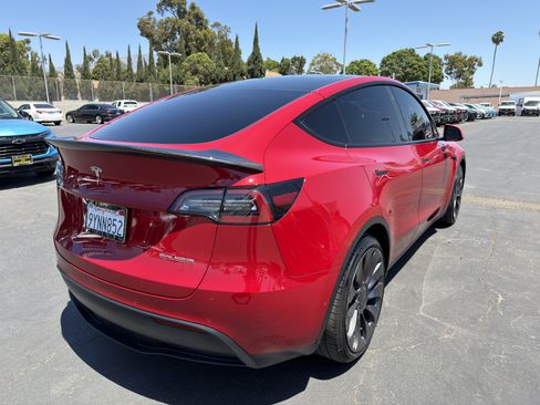 Used 2022 Tesla Model Y Performance AWD/4WD image 8