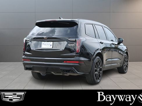 Used 2024 Cadillac XT6 Sport w/ Platinum Package AWD/4WD image 6