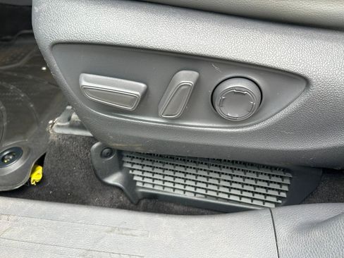 Used 2021 Toyota Sienna XLE AWD/4WD image 11