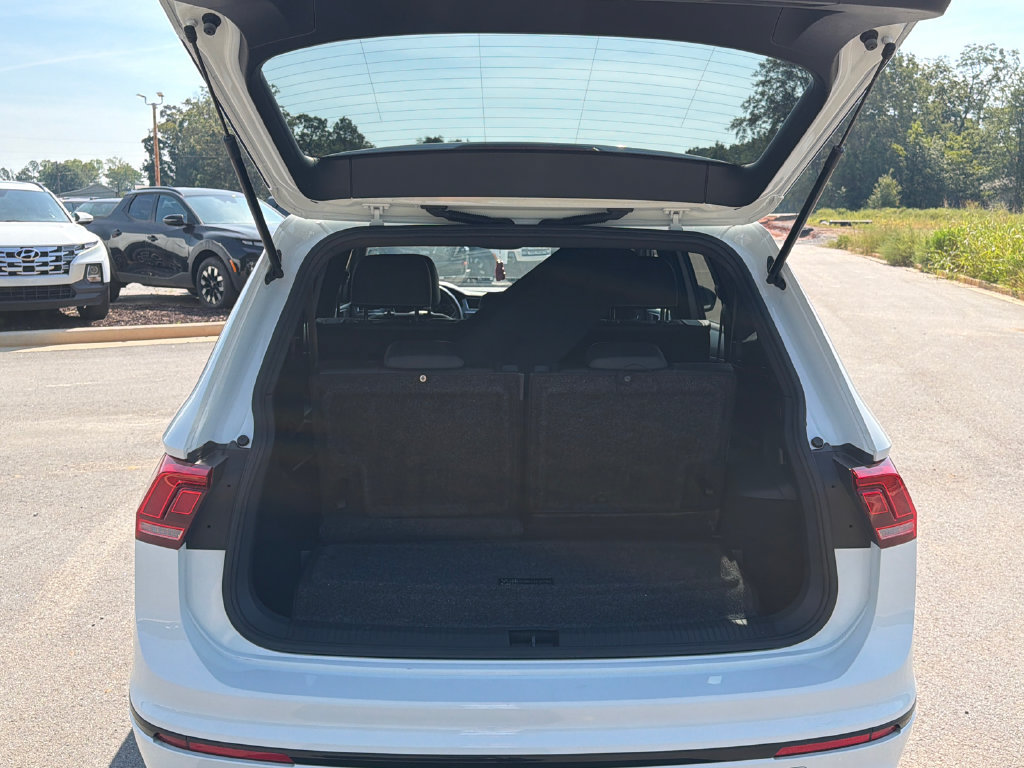 Used 2021 Volkswagen Tiguan SE R-Line FWD image 18