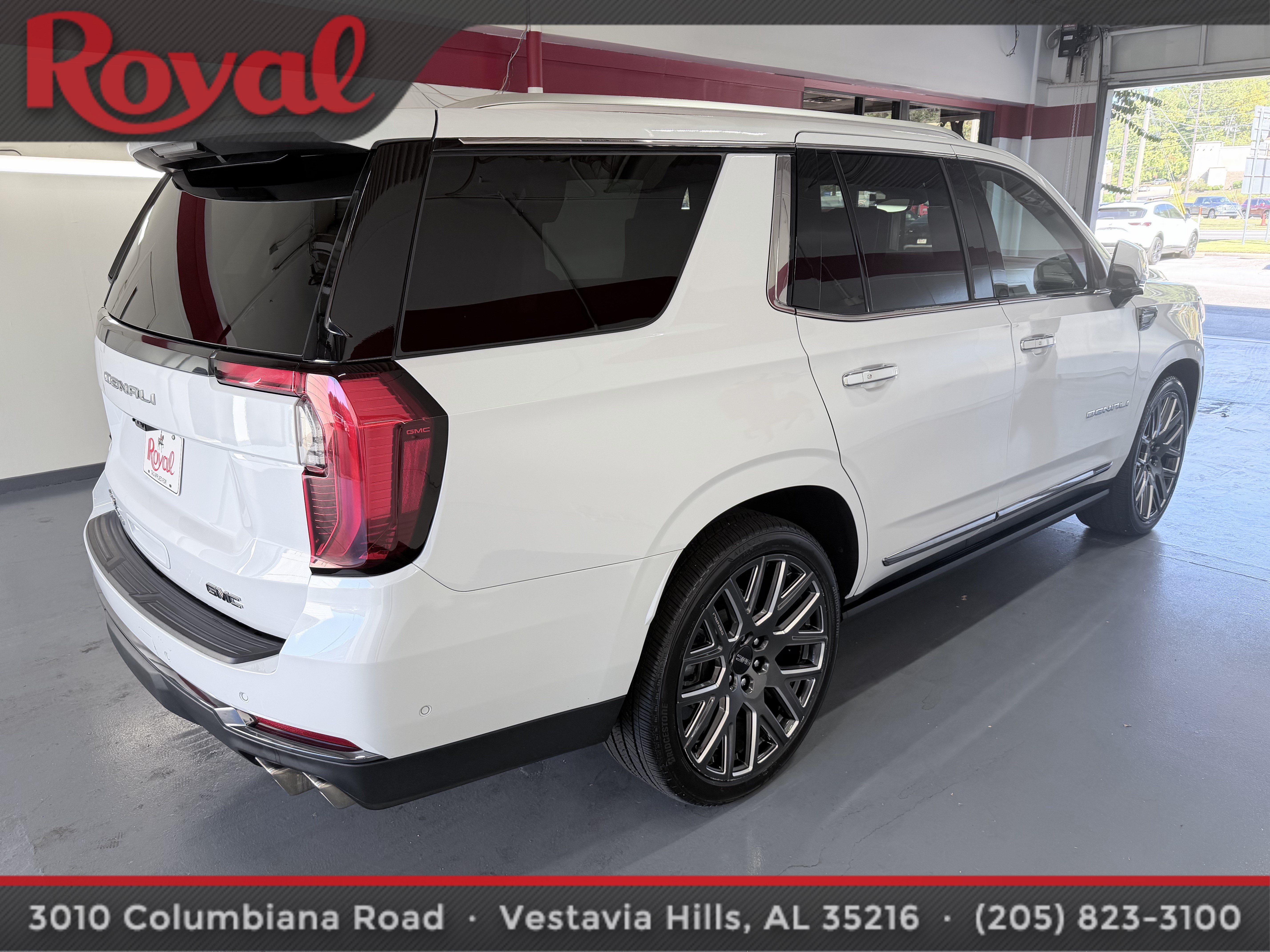 Used 2026 GMC Yukon Denali Ultimate AWD/4WD image 6