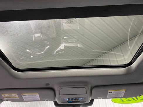 Used 2021 Ford Explorer XLT w/ Equipment Group 202A image 20