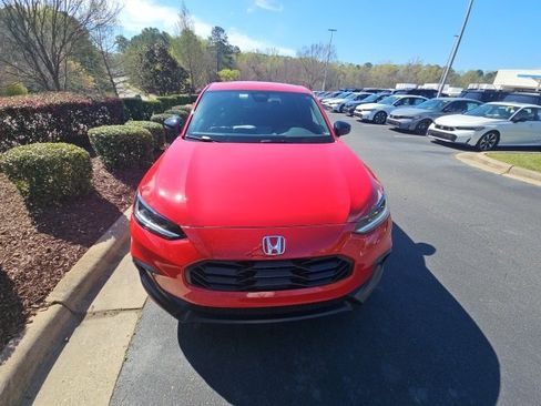 Certified 2025 Honda HR-V Sport image 6