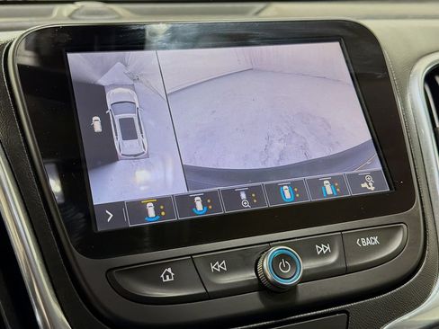 Used 2019 Chevrolet Equinox Premier FWD image 14