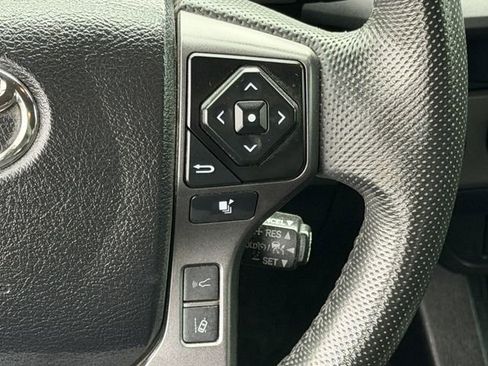 Used 2022 Toyota Tacoma TRD Sport w/ Technology Package image 16