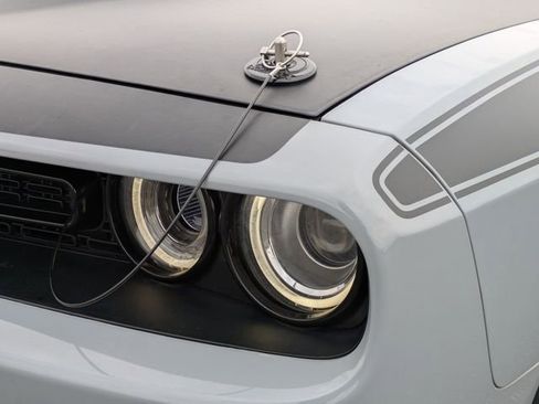 Used 2022 Dodge Challenger R/T w/ T/A Package image 9