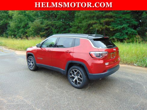 Certified 2024 Jeep Compass Limited image 7