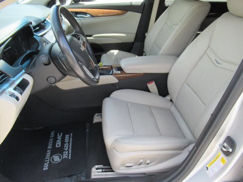 Used 2019 Cadillac XTS Luxury FWD image 16