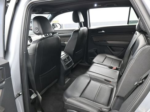 Used 2022 Volkswagen Atlas Cross Sport SE FWD image 35