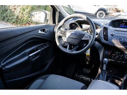 Certified 2017 Ford Escape SE image 13