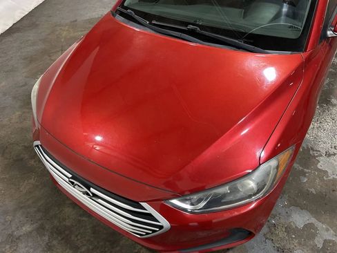 Used 2018 Hyundai Elantra SE image 28