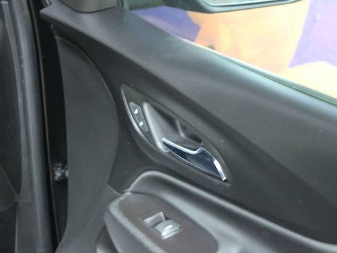 Used 2022 Chevrolet Equinox RS w/ LPO, Floor Liner Package FWD image 11