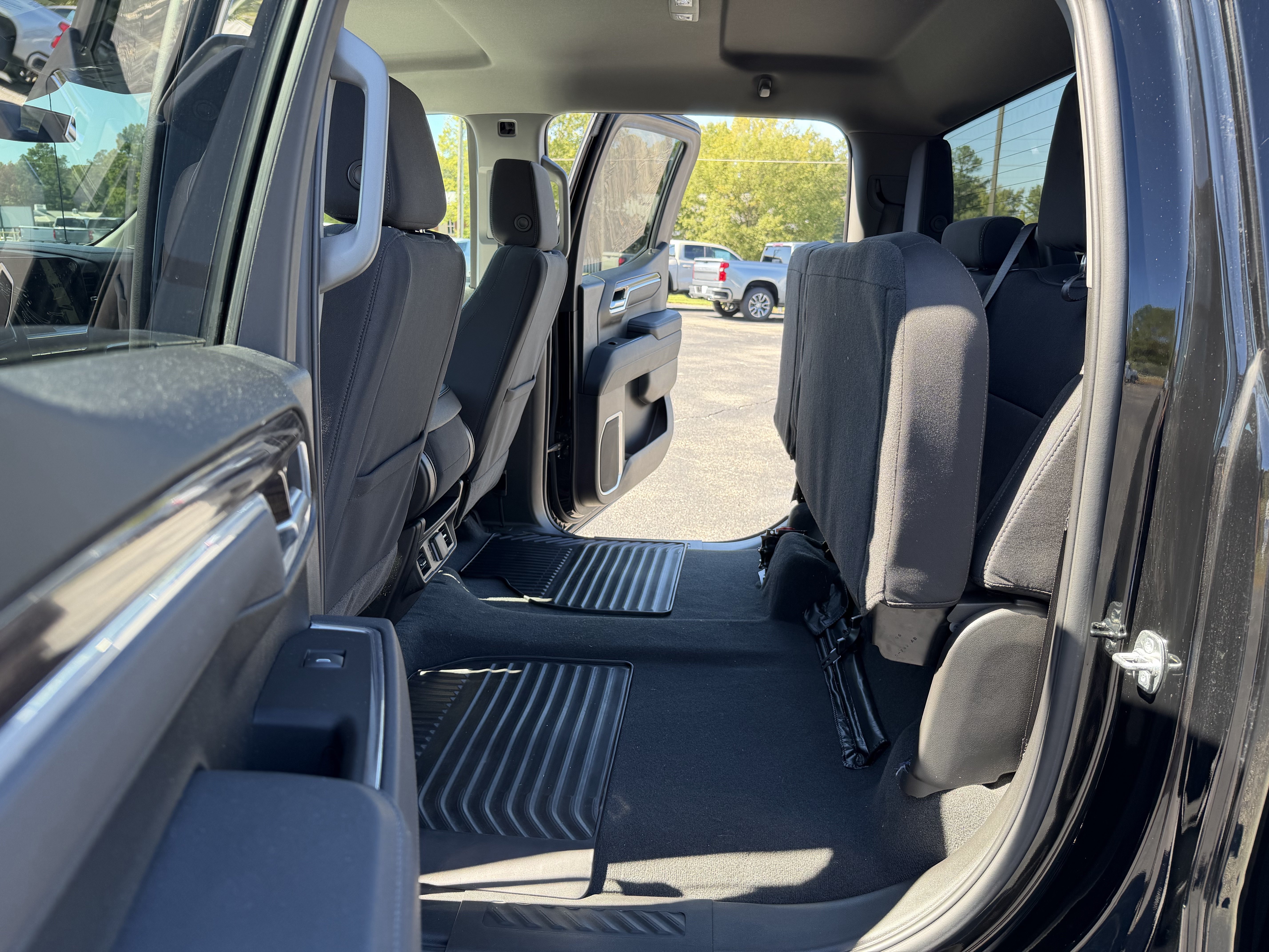 Used 2025 Chevrolet Silverado 1500 LT AWD/4WD image 33