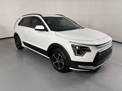 New 2026 Kia Niro LX FWD image 2