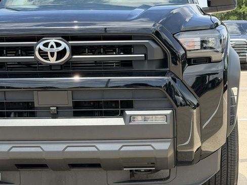 Used 2026 Toyota 4Runner SR5 AWD/4WD image 8