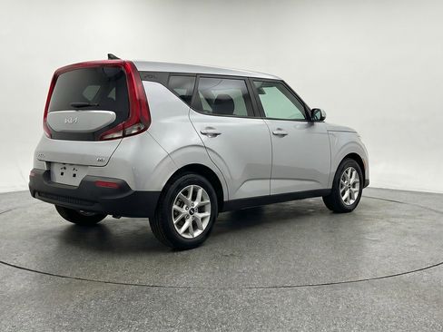 Used 2025 Kia Soul LX w/ LX Technology Package image 9