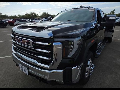 Used 2024 GMC Sierra 3500 SLT w/ SLT Convenience Package AWD/4WD image 3