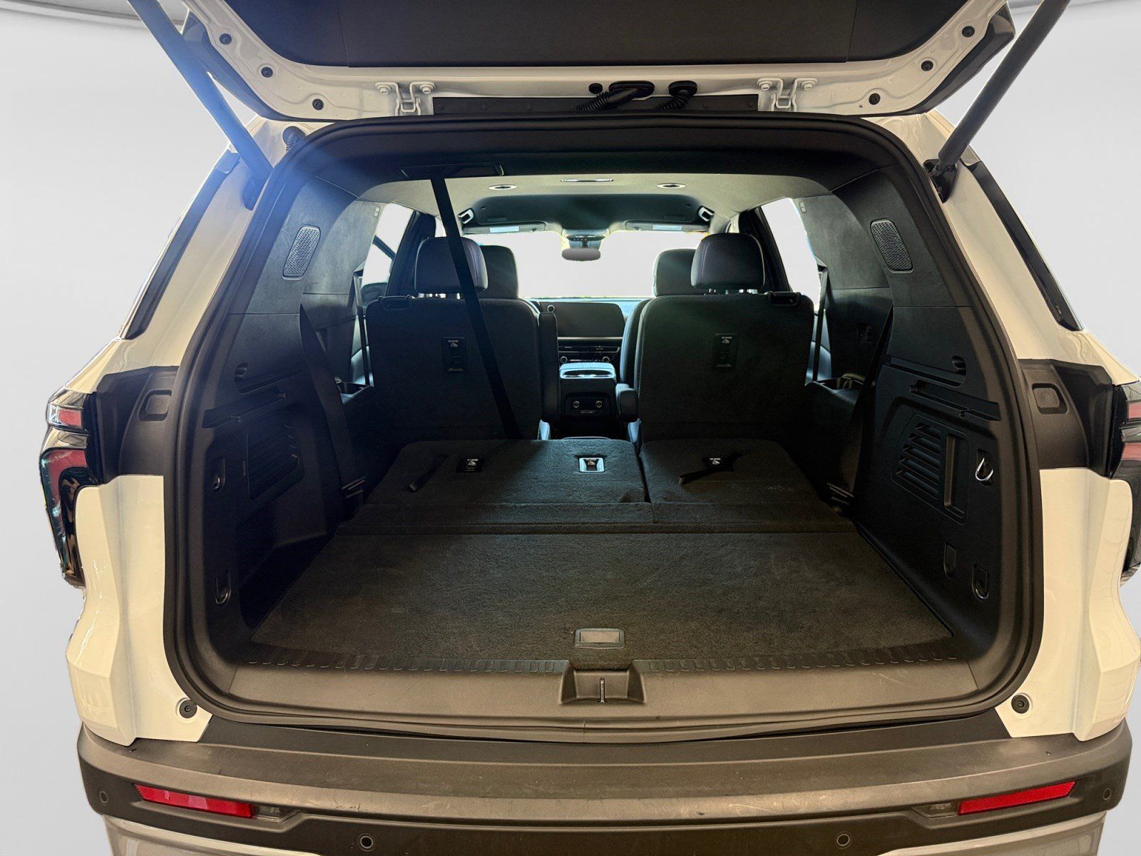 Used 2026 Chevrolet Traverse LT FWD image 17