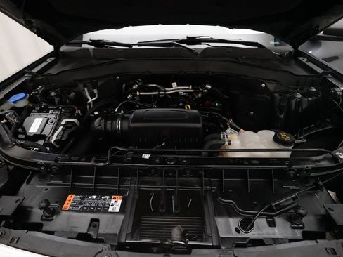 Used 2023 Ford Explorer XLT w/ Equipment Group 202A image 3