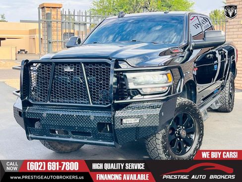Used 2020 RAM 2500 Laramie w/ Night Edition AWD/4WD image 2