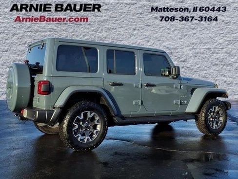 Used 2024 Jeep Wrangler Unlimited Sahara w/ Technology Group AWD/4WD image 7