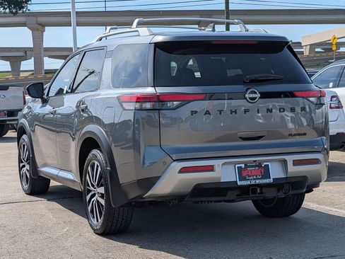 Certified 2024 Nissan Pathfinder Platinum w/ Black Appearance Package FWD image 4