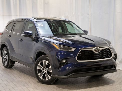 Used 2023 Toyota Highlander XLE image 1