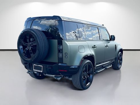 New 2026 Land Rover Defender 110 X-Dynamic SE AWD/4WD image 5