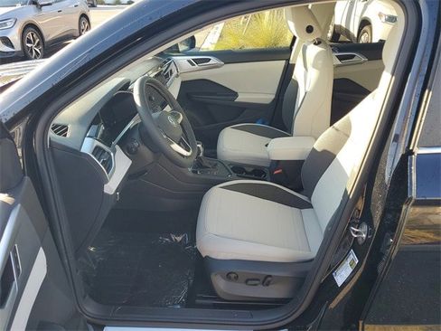 New 2026 Volkswagen Taos SE image 16