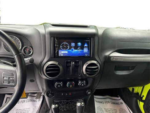Used 2017 Jeep Wrangler Sport w/ Quick Order Package 24S AWD/4WD image 17