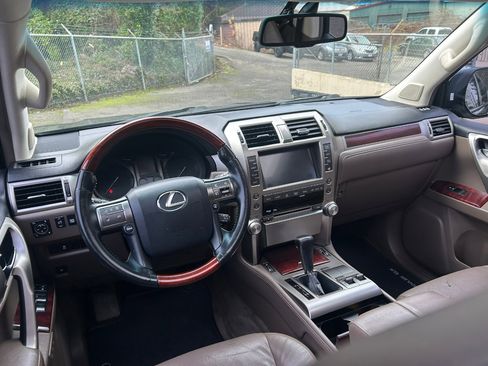 Used 2011 Lexus GX 460 image 15