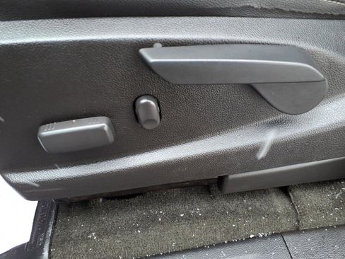 Used 2017 Chevrolet Colorado Z71 image 12