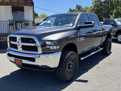 Used 2015 RAM 2500 Tradesman w/ Chrome Appearance Group AWD/4WD image 3