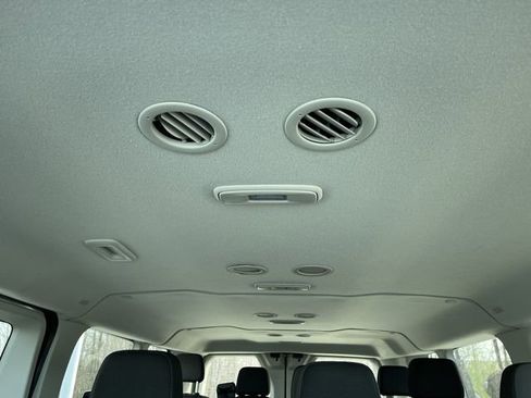 Used 2023 Ford Transit 350 XLT image 19
