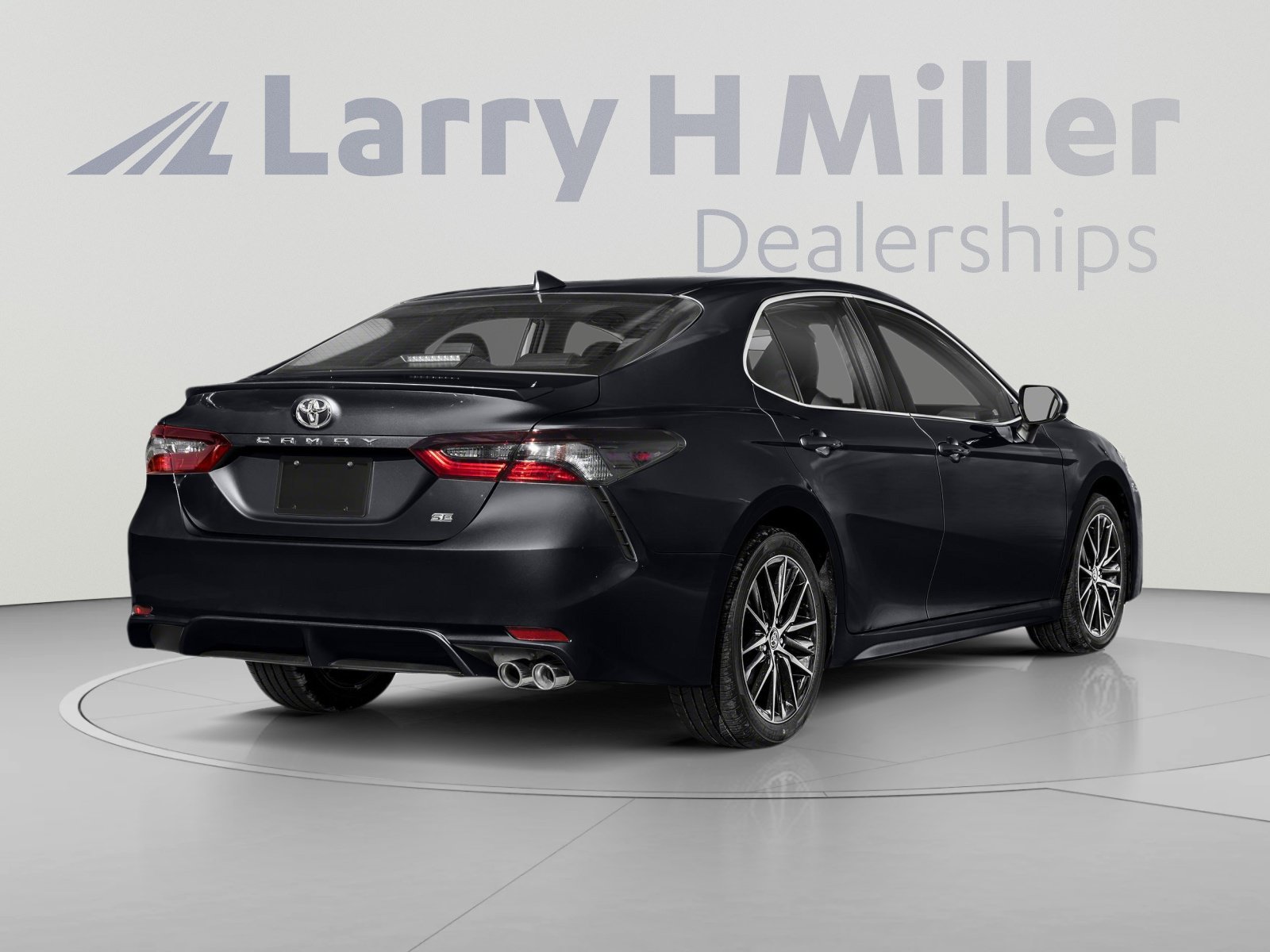 Used 2021 Toyota Camry SE w/ Audio Upgrade Package FWD image 2