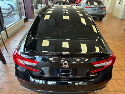 Used 2021 Honda Accord Sport image 12