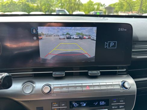 Used 2025 Hyundai Kona SEL FWD image 27