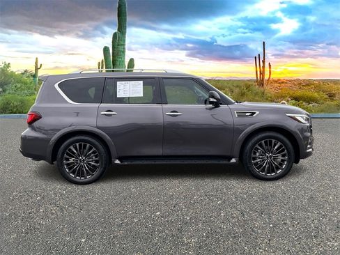 Used 2022 INFINITI QX80 Premium Select w/ Cargo Package image 3